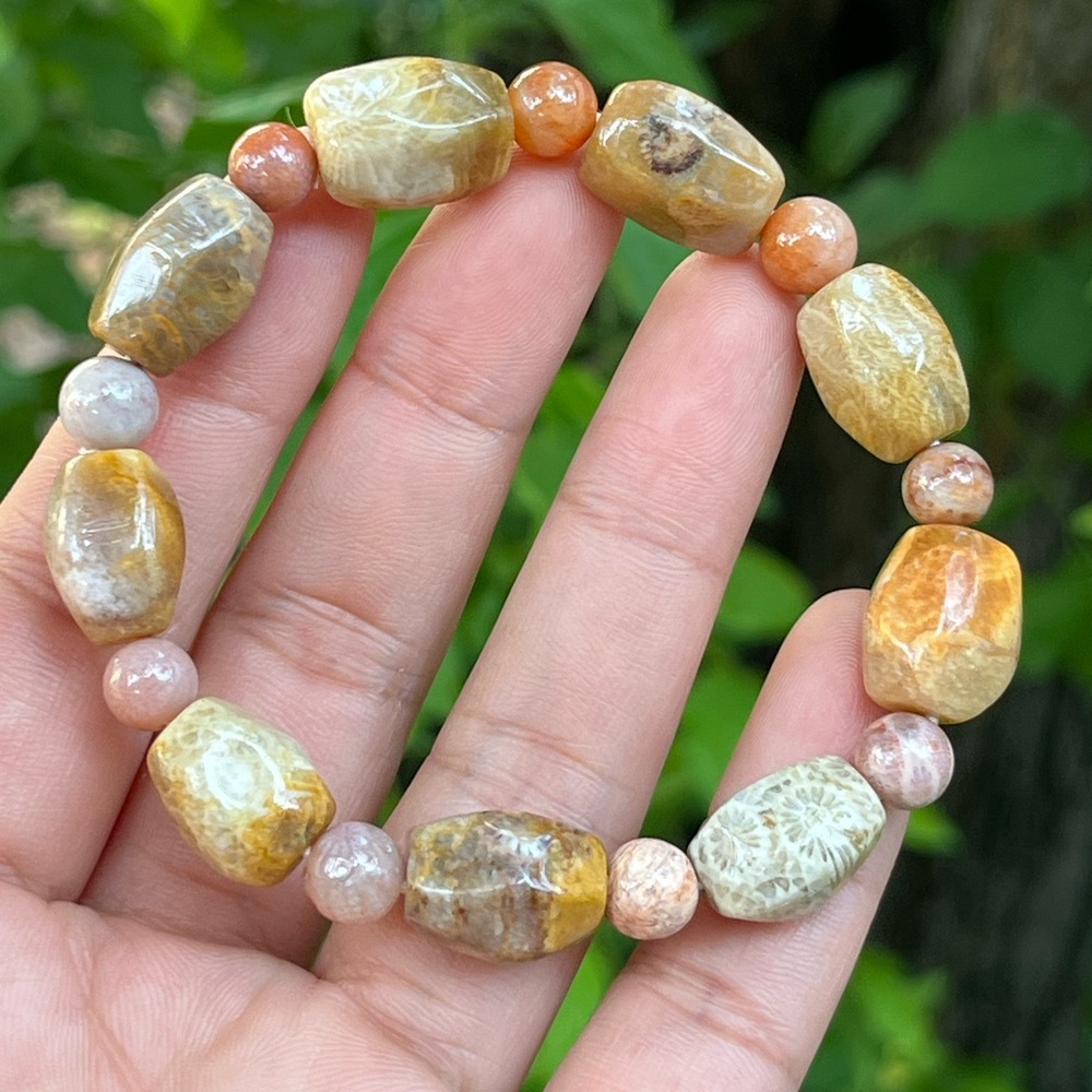 10mm stretchable faceted icy coral‎ jade bracelet